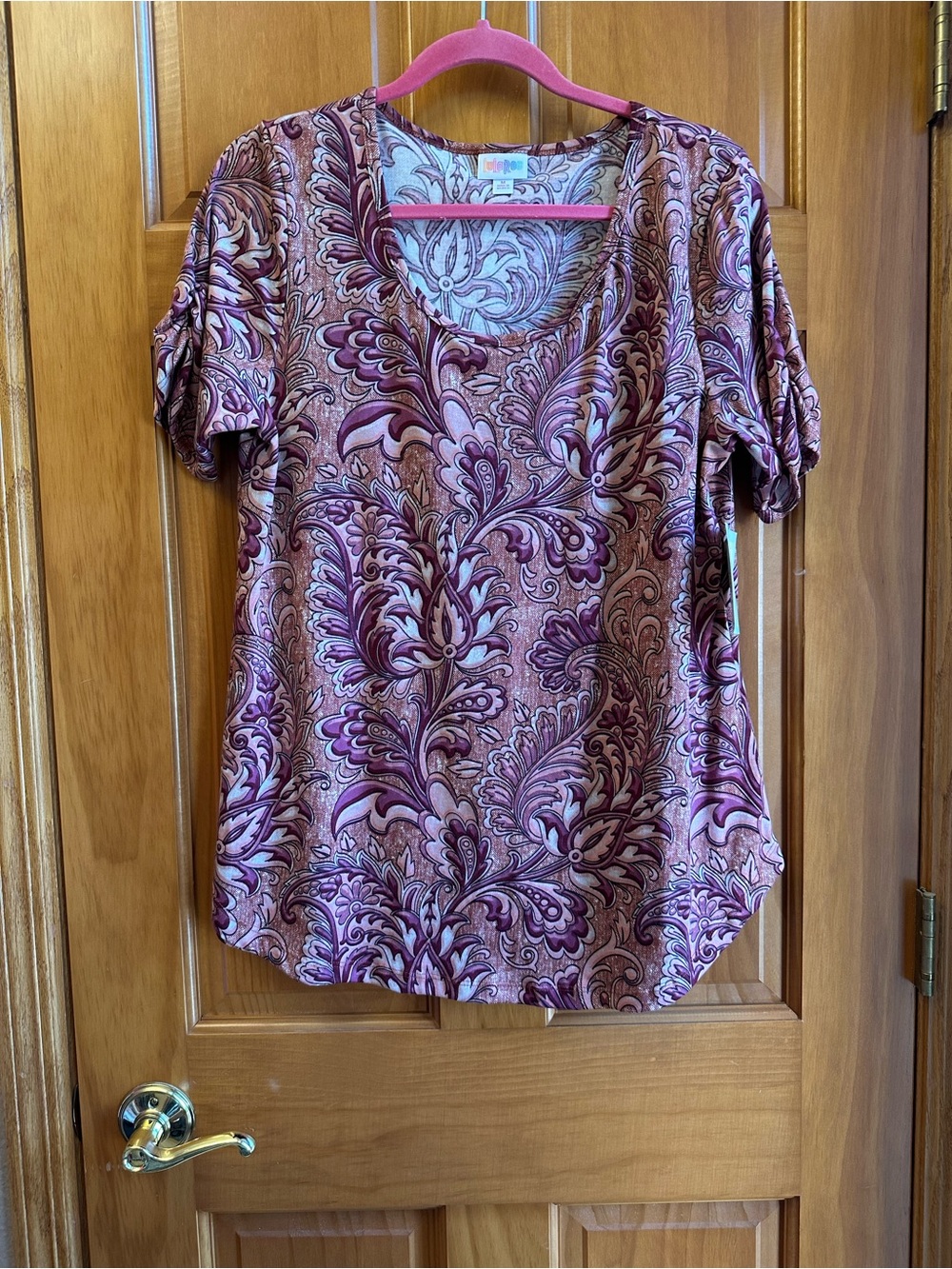 LuLaRoe Morgan Rose and Mauve Paisley Scoop Neck Short Sleeve Top